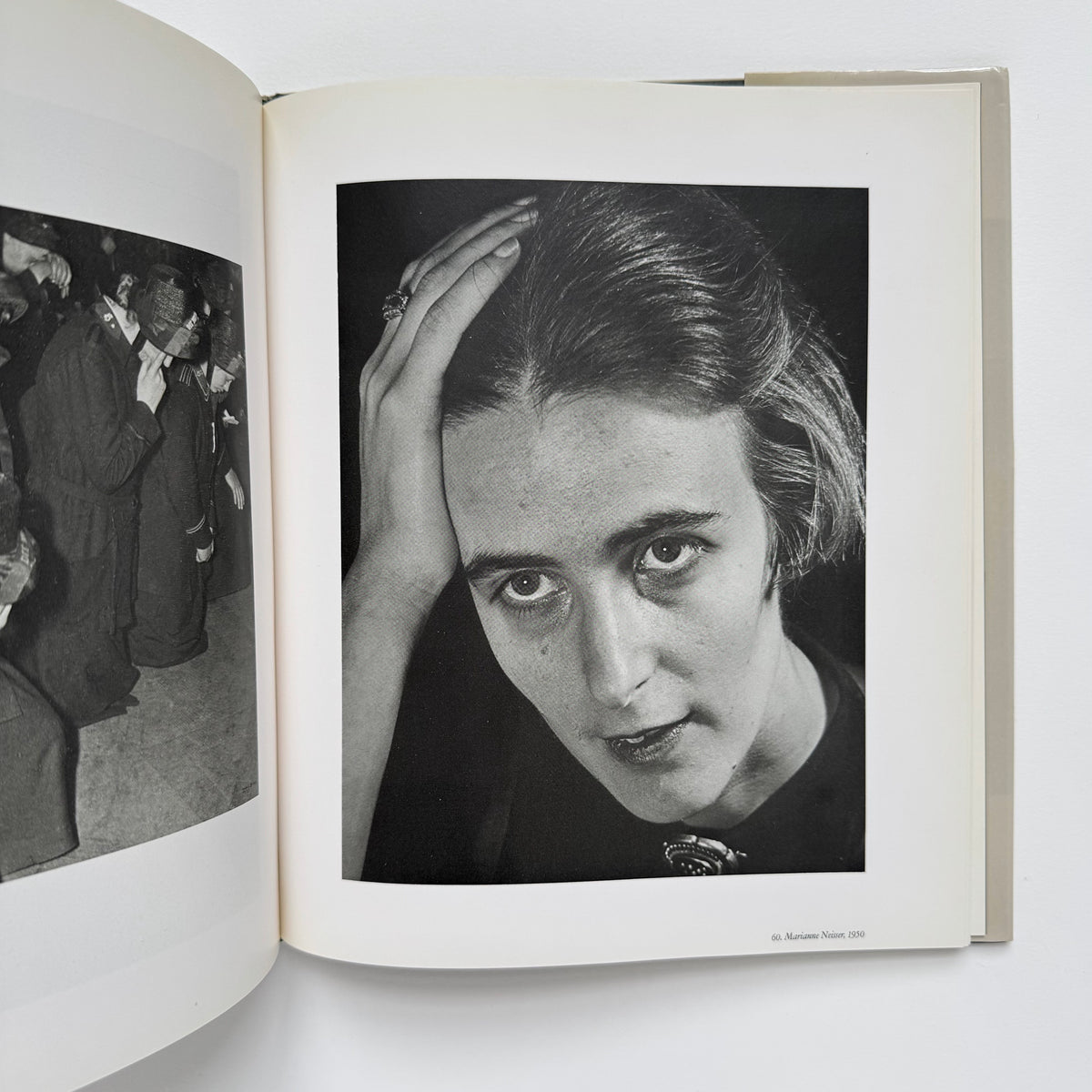 Femmes, de l'enfance à la Vieillesse: Women, from the cradle to old age 1929 / 1955