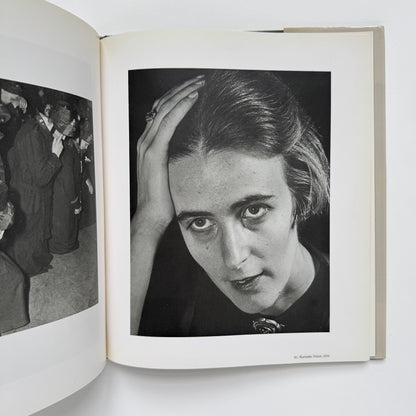 Femmes, de l'enfance à la Vieillesse: Women, from the cradle to old age 1929 / 1955