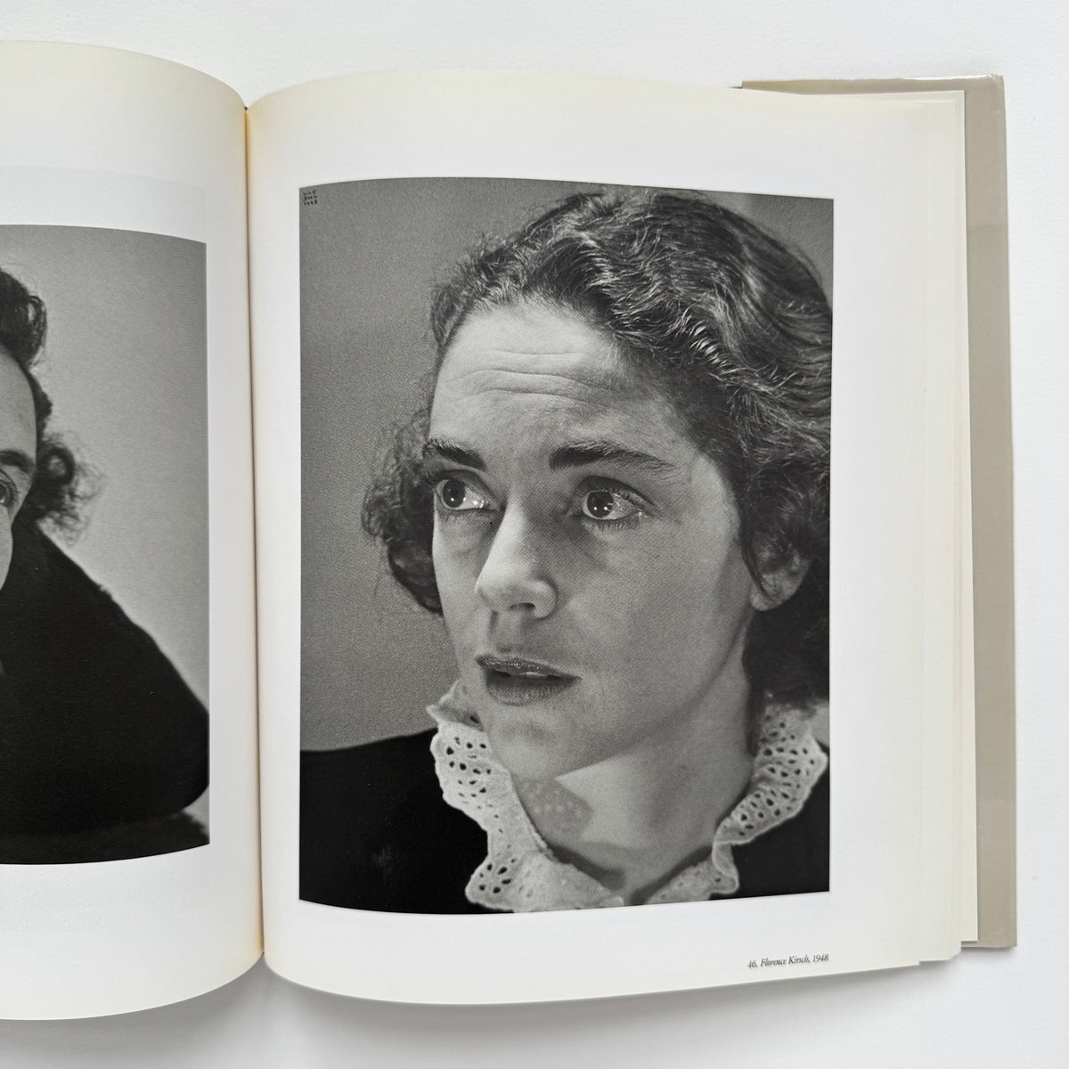 Femmes, de l'enfance à la Vieillesse: Women, from the cradle to old age 1929 / 1955