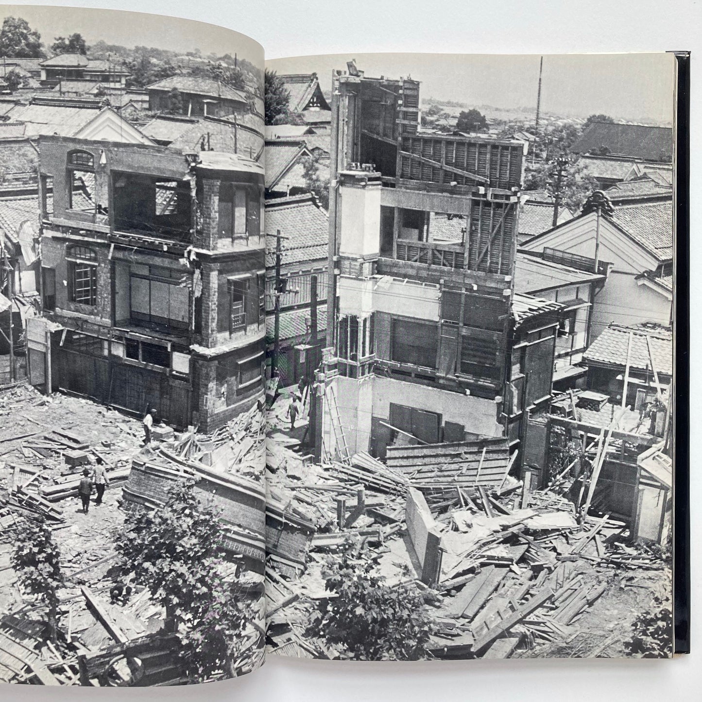 The Darkest 9 Years of the Showa Era. The City of Zenkoji Temple Under the War